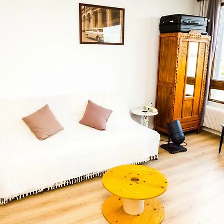 Nice And Typical Flat#paris Gambetta