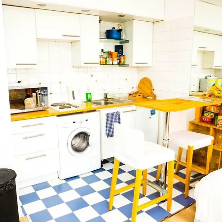 Nice And Typical Flat#paris Gambetta Apartment