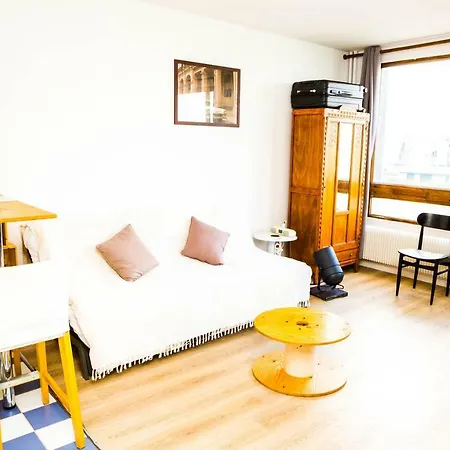 Nice And Typical Flat#paris Gambetta *