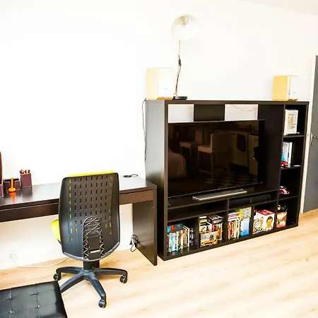 Nice And Typical Flat#paris Gambetta *